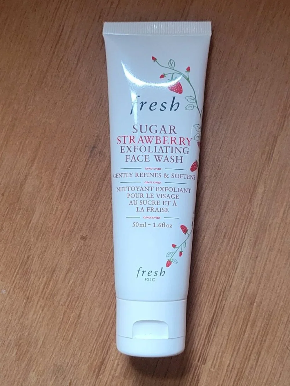 Assorted Fresh Skincare Products w/Branded Bag